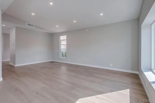 $399,000 | 276 North El Camino Real, Unit 26, Oceanside, CA 92058