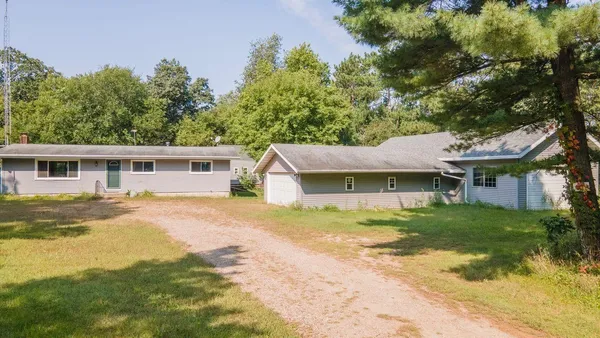 $330,000 | N3379 County Rd V, Hancock, WI 54943