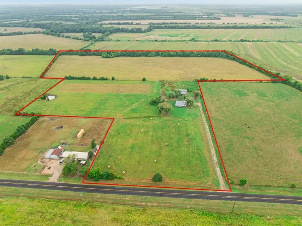 $275,000 | 1905 Fm 1501, Deport, TX 75435