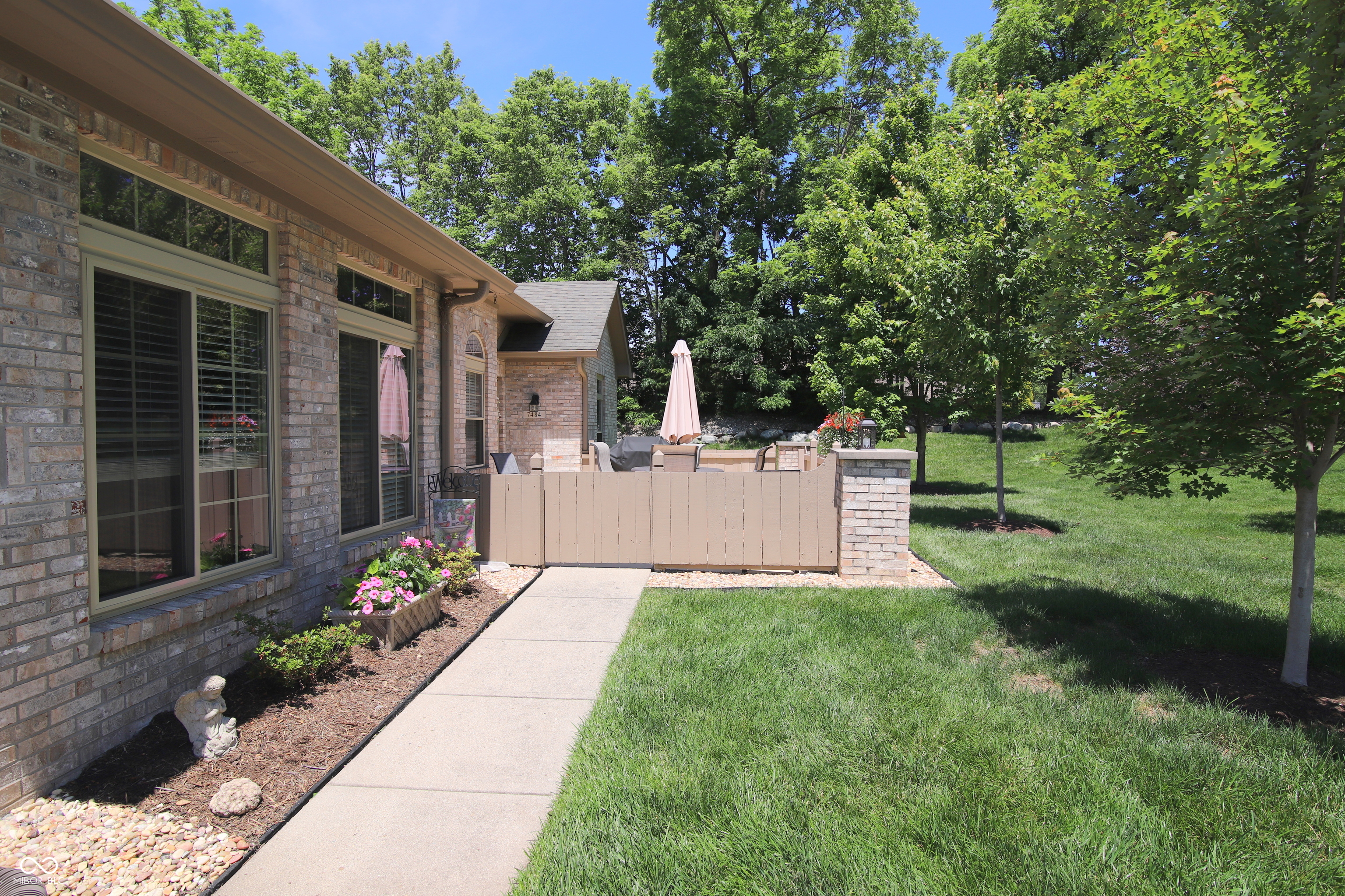 7484 Courtyard Way Fishers, IN 46038 - Photo 3 of 55
