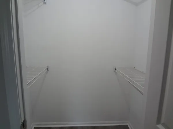 $1,950 | 220 Brett Circle, Unit B, Wauconda, IL 60084