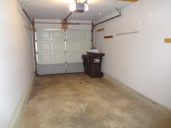 $1,950 | 220 Brett Circle, Unit B, Wauconda, IL 60084