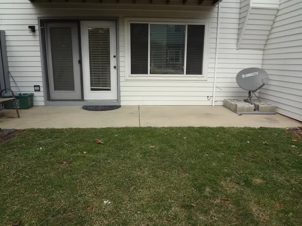 $1,950 | 220 Brett Circle, Unit B, Wauconda, IL 60084