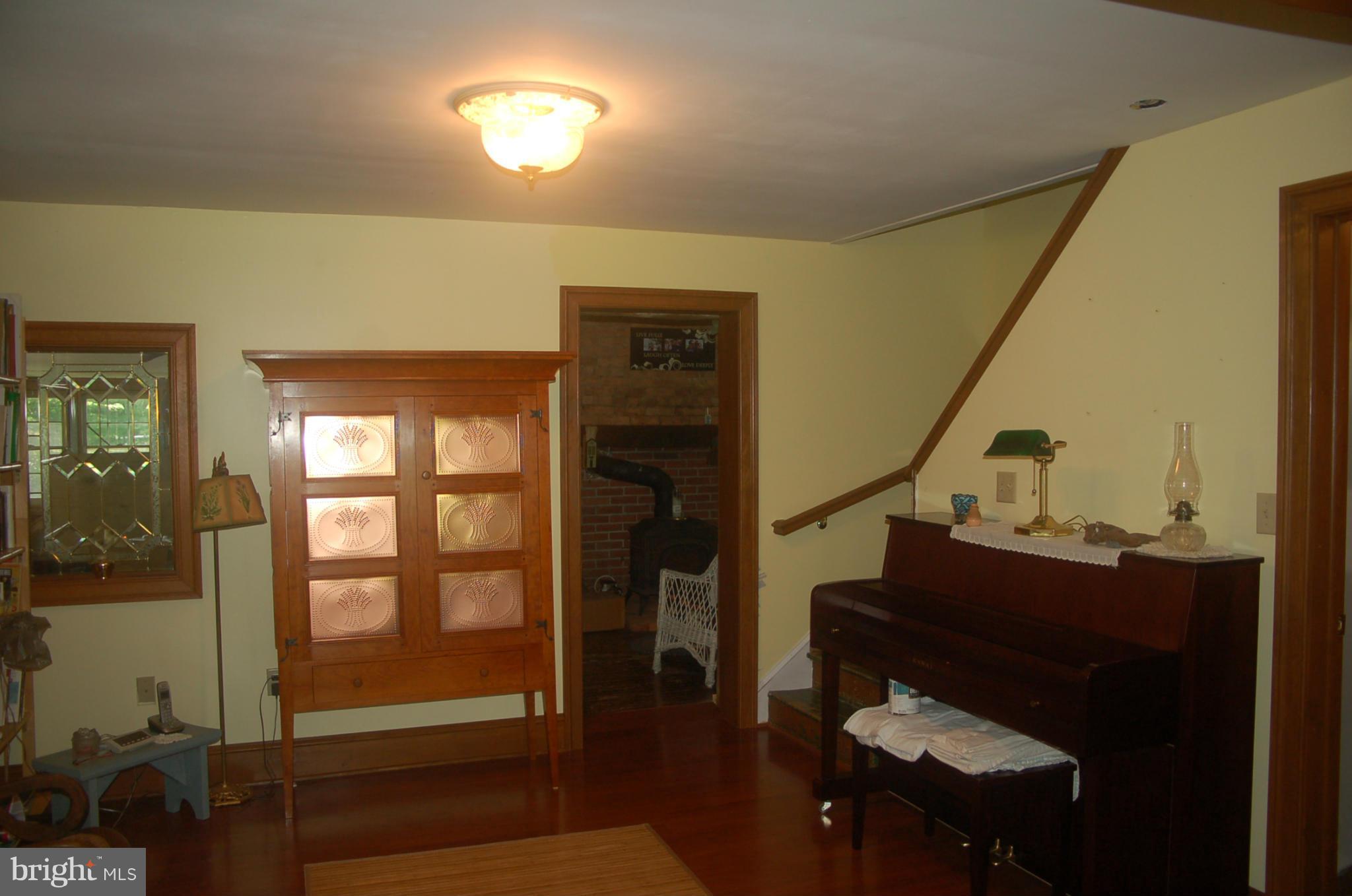 1730 Garrett Road Manchester, MD 21102 - Photo 12 of 17 Living Room