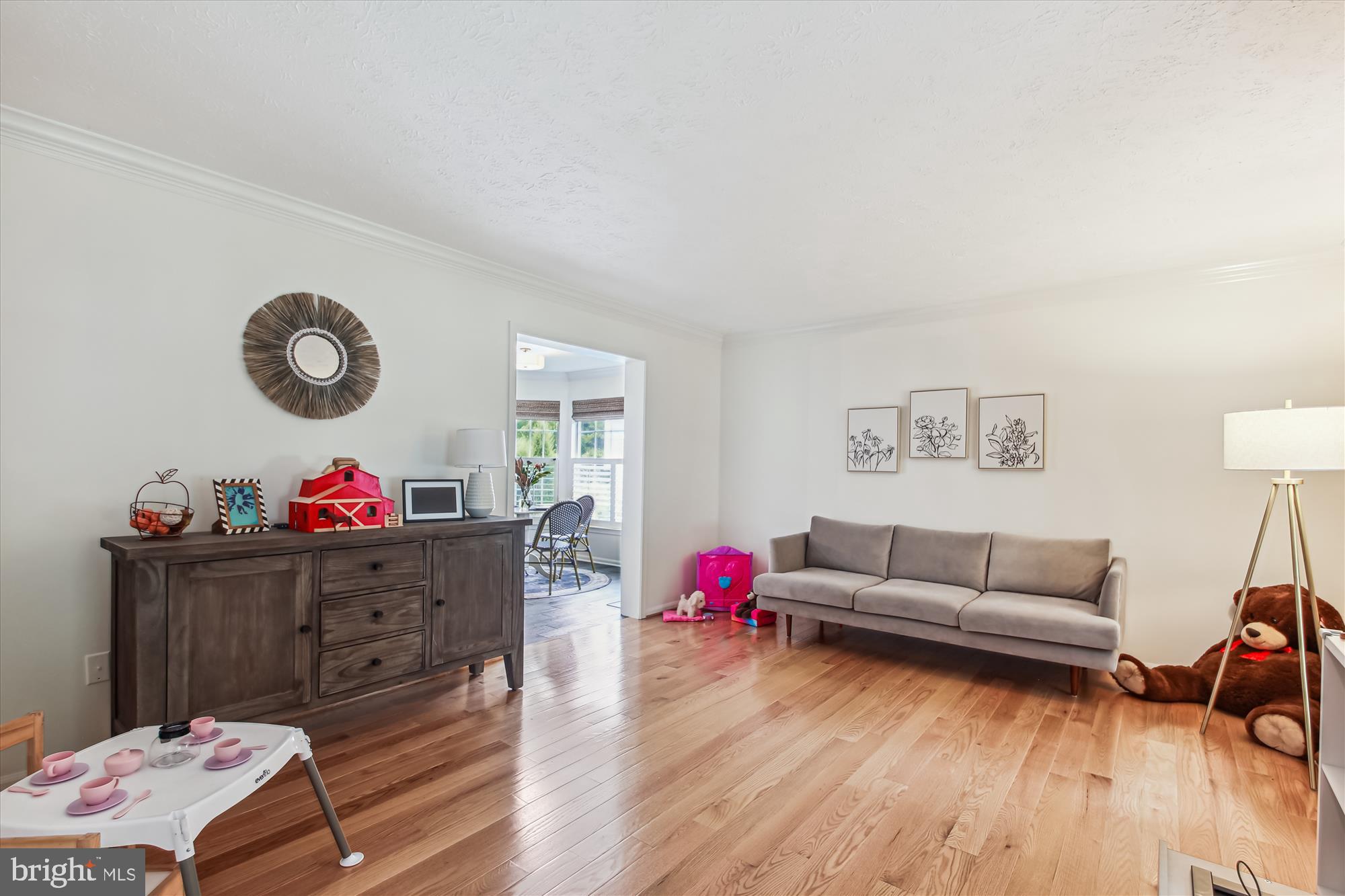 1552 Chapman Road Crofton, MD 21114 - Photo 11 of 51 Living Room