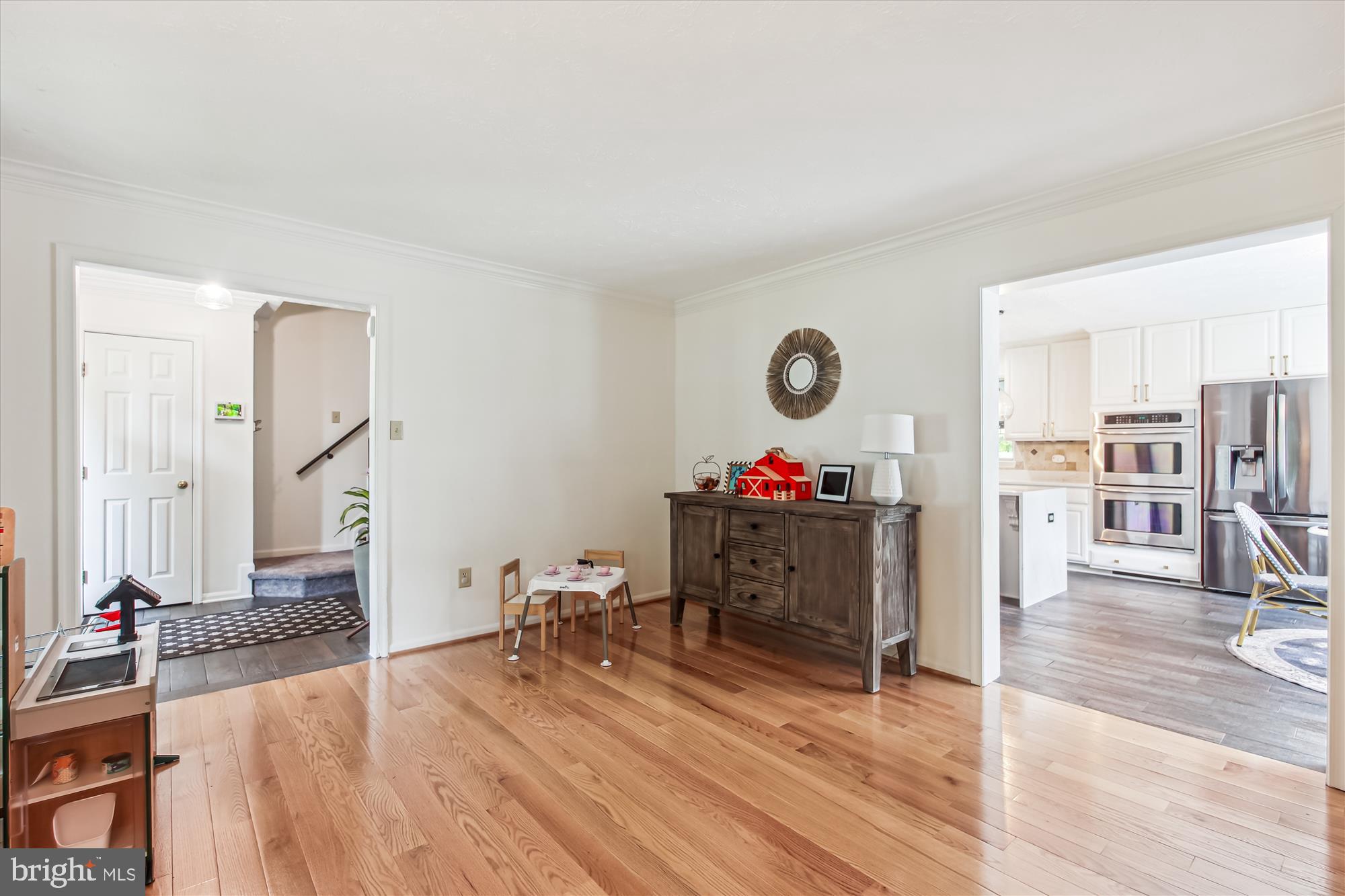 1552 Chapman Road Crofton, MD 21114 - Photo 10 of 51 Living Room