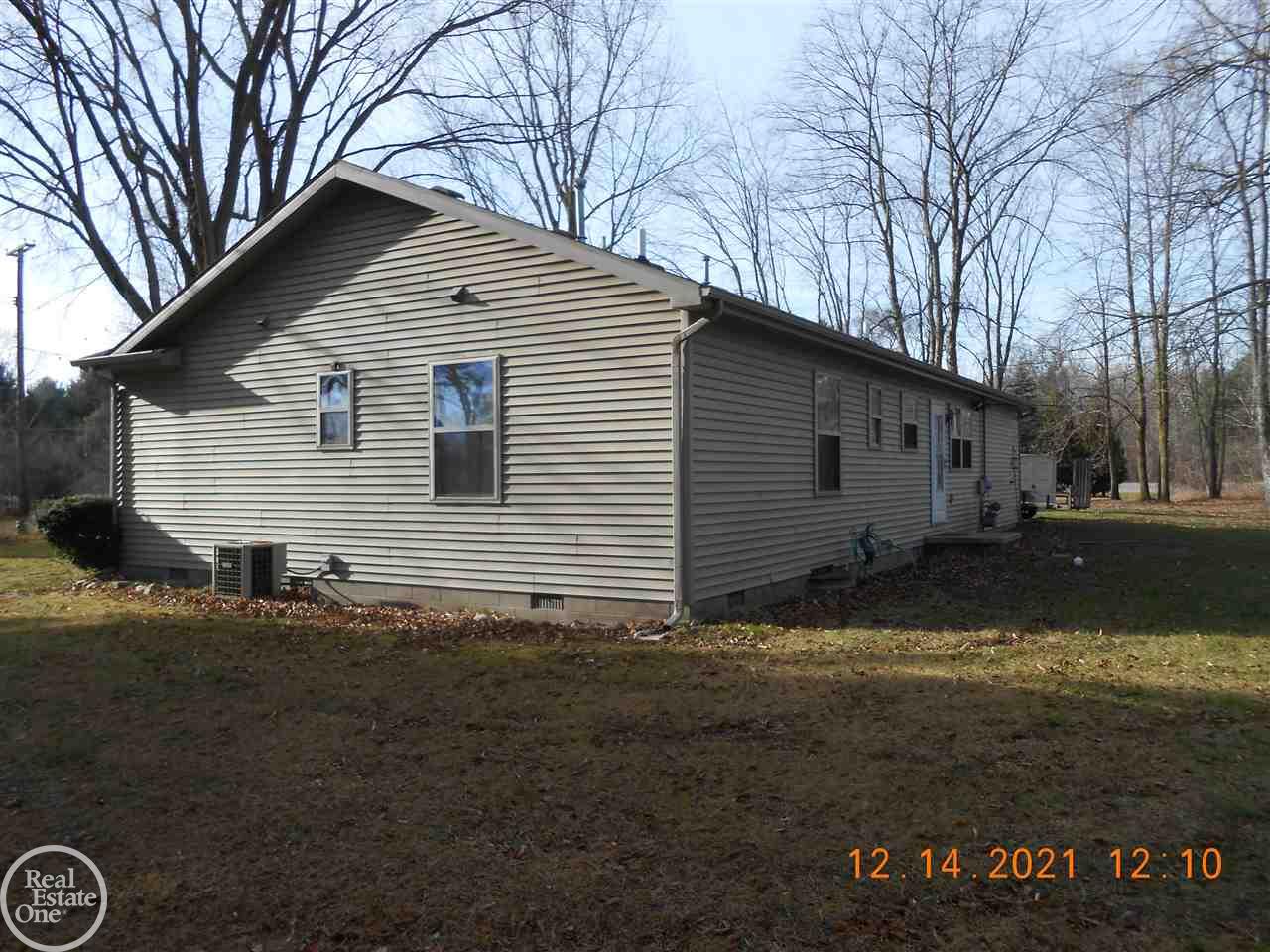 7771 Lakeshore Road Lexington, MI 48450 - Photo 5 of 22