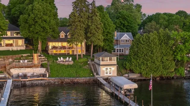 $4,400,000 | 19820 Lakeview Avenue, Deephaven, MN 55331