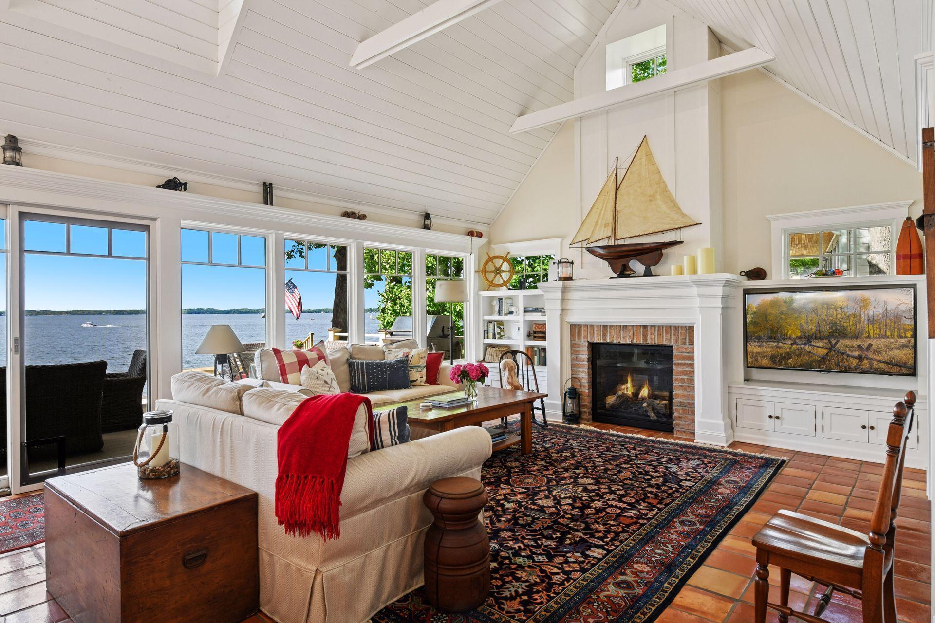 19820 Lakeview Avenue Deephaven, MN 55331 - Photo 12 of 32