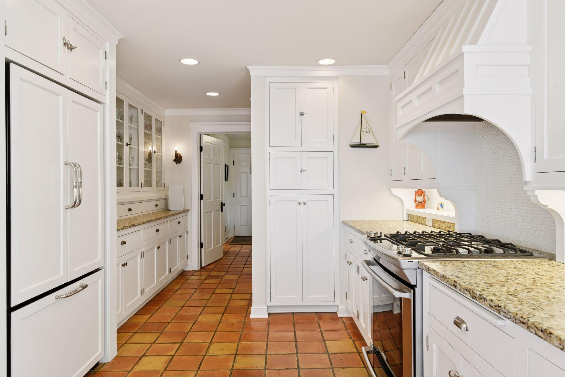 19820 Lakeview Avenue Deephaven, MN 55331 - Photo 21 of 32