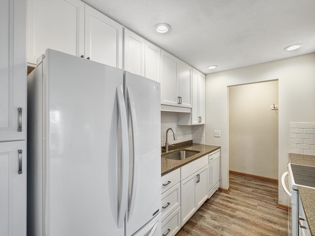 3421 Kent Street, Unit 614 Shoreview, MN 55126 - Photo 4 of 25