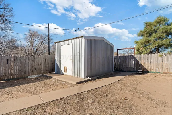 $185,000 | 306 Bugbee Avenue, Clarendon, TX 79226