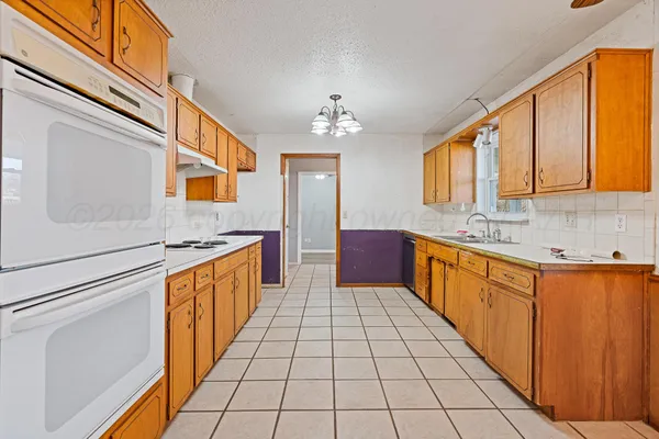 $185,000 | 306 Bugbee Avenue, Clarendon, TX 79226