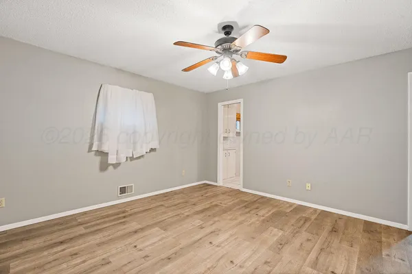 $185,000 | 306 Bugbee Avenue, Clarendon, TX 79226