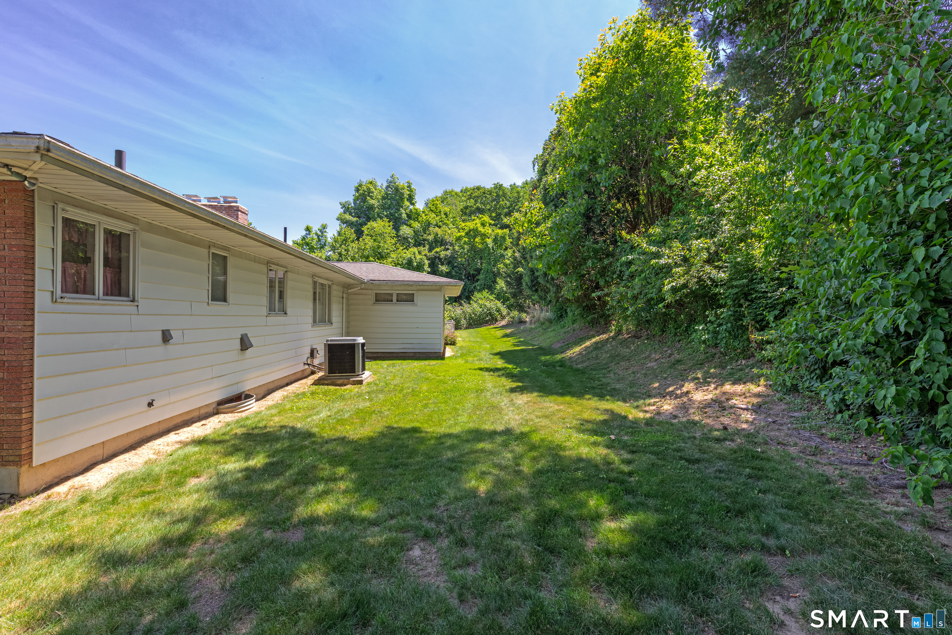 319 Maybrook Road Waterbury, CT 06708 - Photo 38 of 40