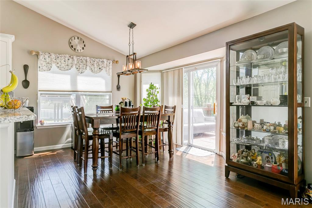 25 Aspen Ridge Court St. Peters, MO 63376 - Photo 11 of 50