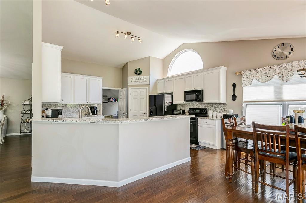 25 Aspen Ridge Court St. Peters, MO 63376 - Photo 12 of 50