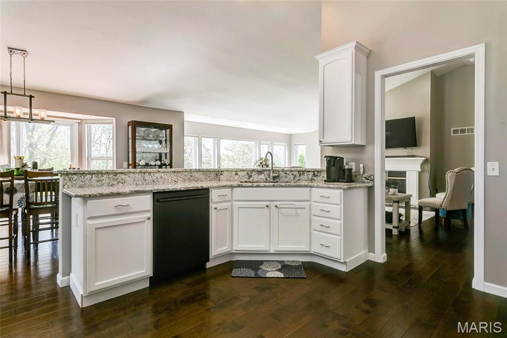 25 Aspen Ridge Court St. Peters, MO 63376 - Photo 14 of 50