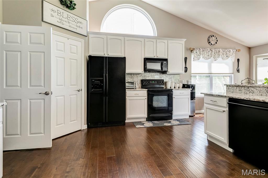 25 Aspen Ridge Court St. Peters, MO 63376 - Photo 15 of 50