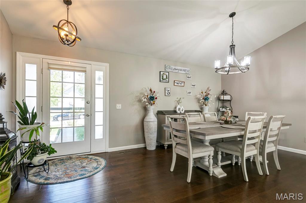 25 Aspen Ridge Court St. Peters, MO 63376 - Photo 4 of 50