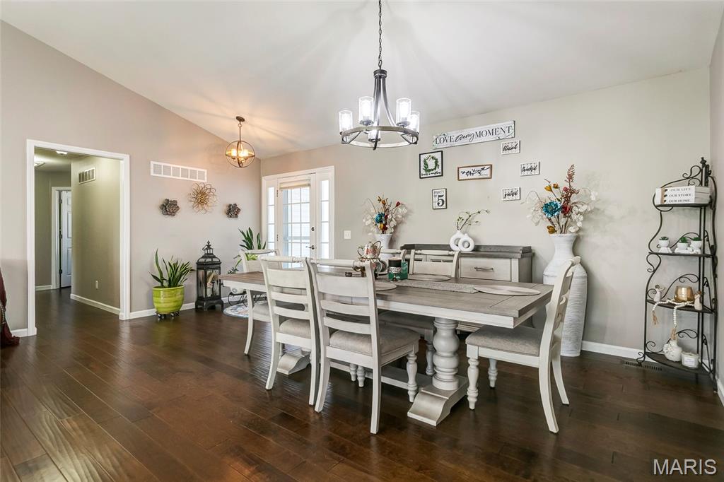 25 Aspen Ridge Court St. Peters, MO 63376 - Photo 5 of 50