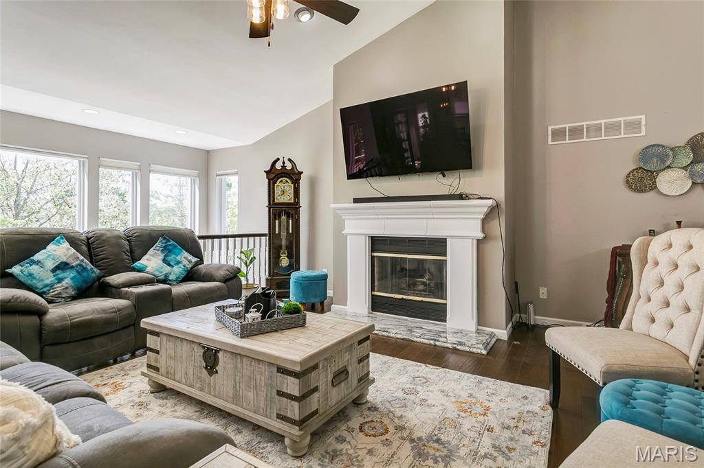 25 Aspen Ridge Court St. Peters, MO 63376 - Photo 7 of 50