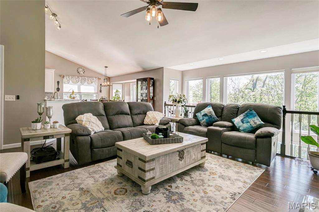 25 Aspen Ridge Court St. Peters, MO 63376 - Photo 8 of 50