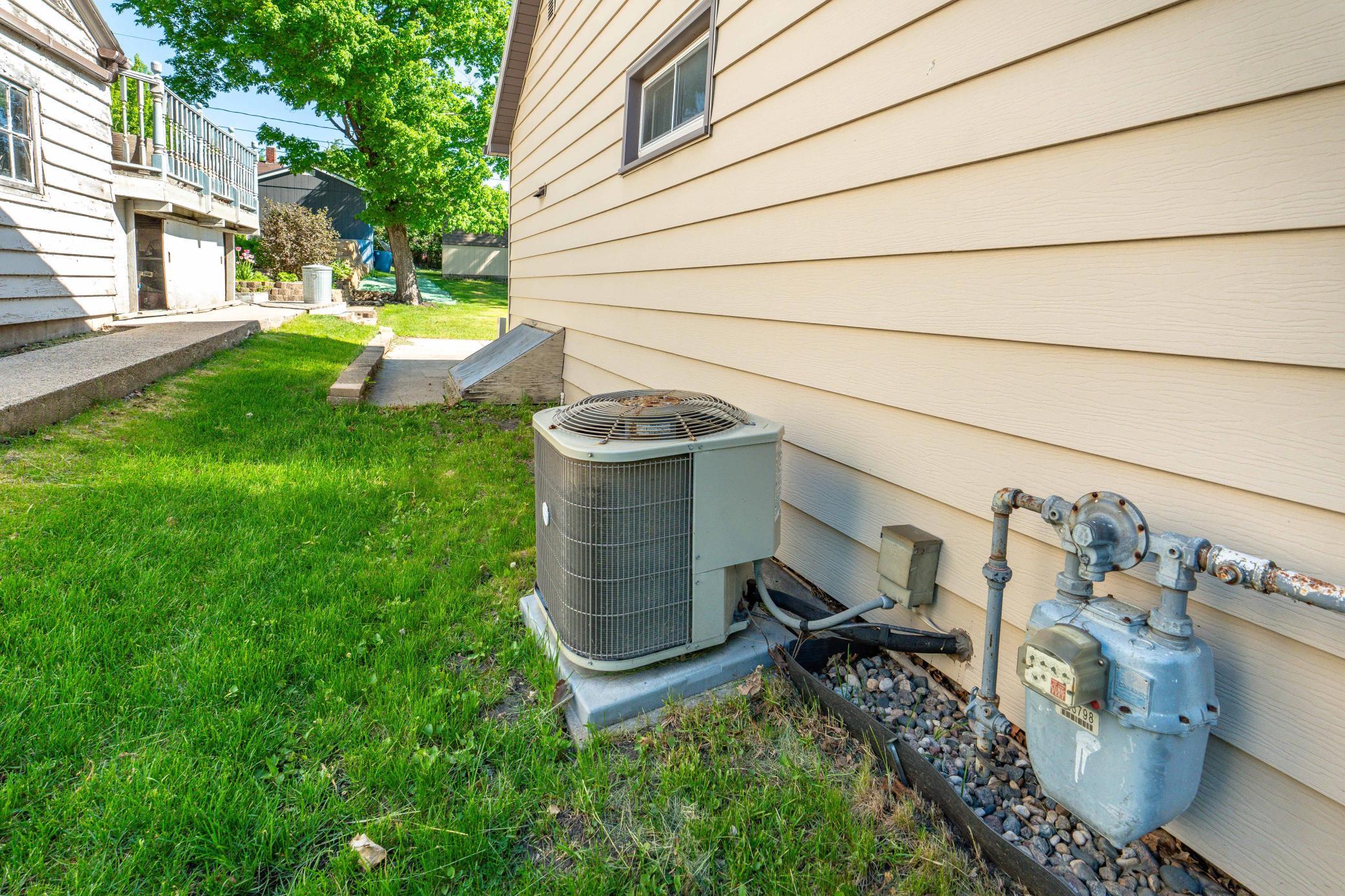 722 Spruce Street Fergus Falls, MN 56537 - Photo 5 of 61