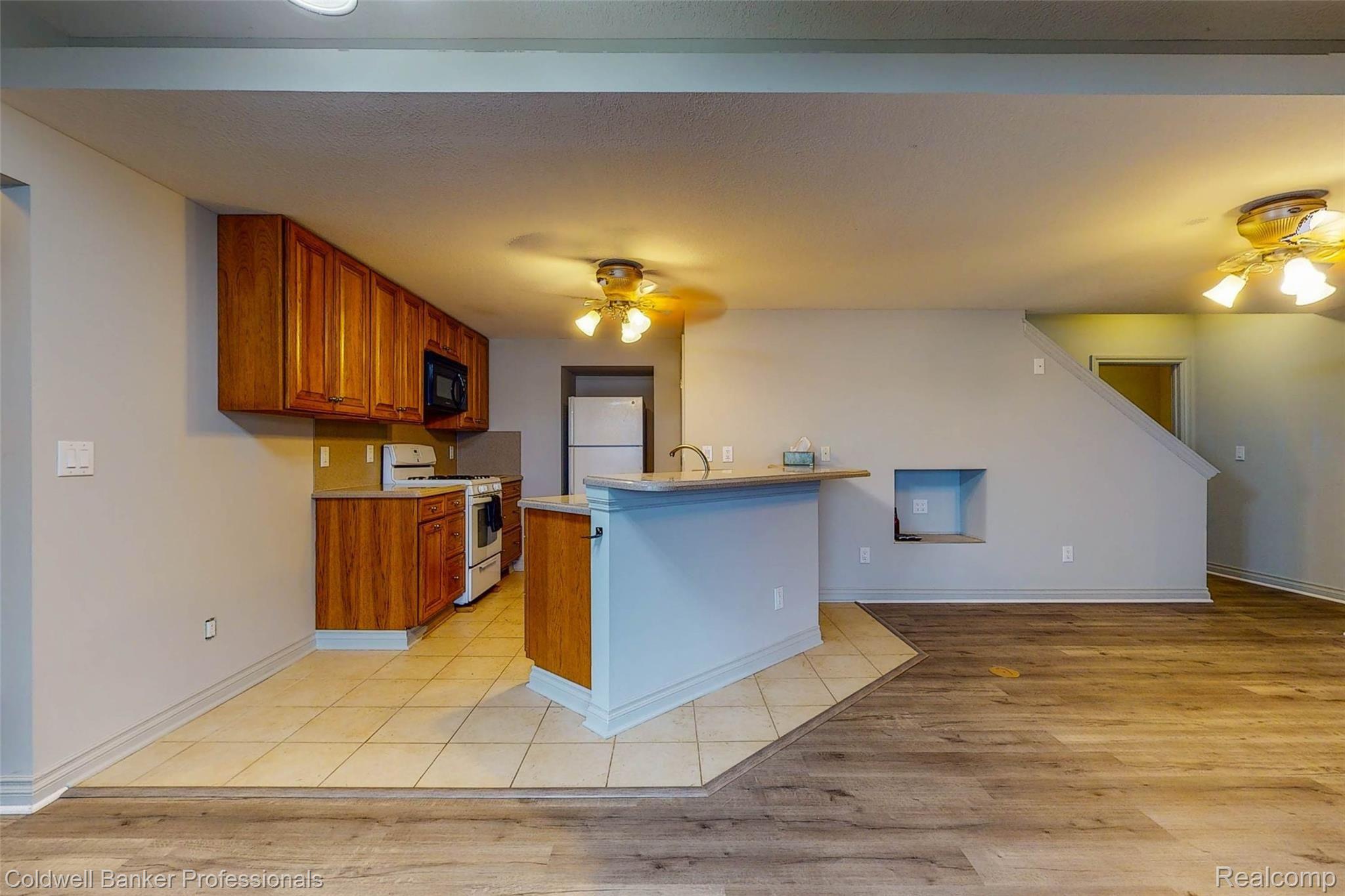 6576 Bennett Lake Road Fenton, MI 48430 - Photo 21 of 46 Lower Level Kitchen