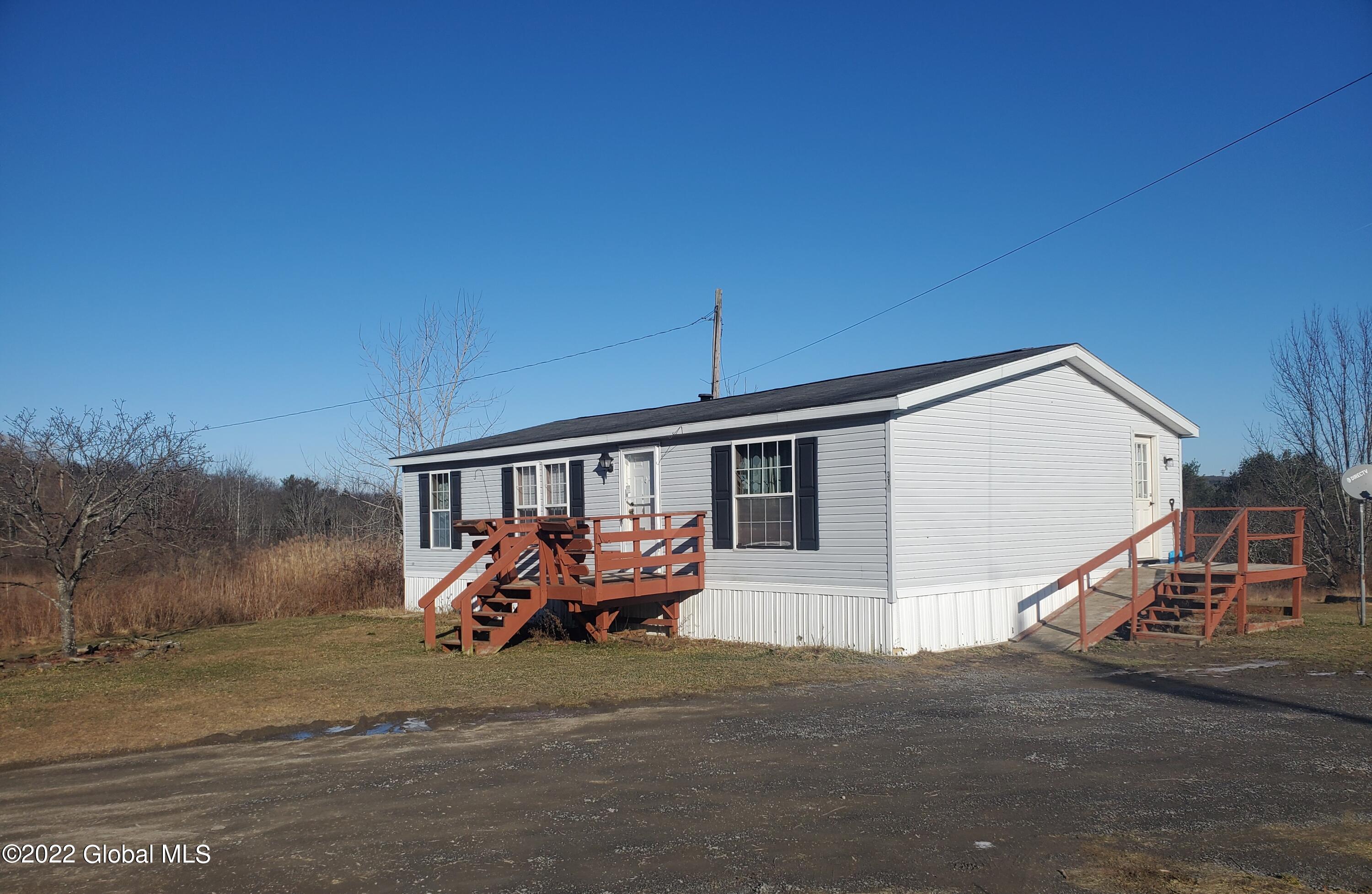 318 Hunt Road Westerlo, NY 12193 - Photo 3 of 24 Right Side /Front View
