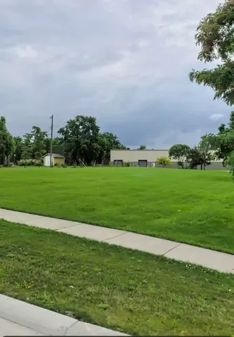 $425,000 | 50272 Grand River Avenue, Wixom, MI 48393