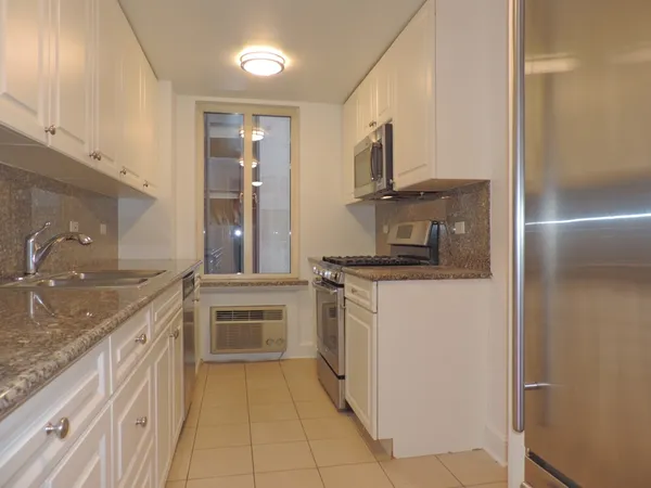 $14,000 | 40 Central Park South, Unit 7HI | Central Park South