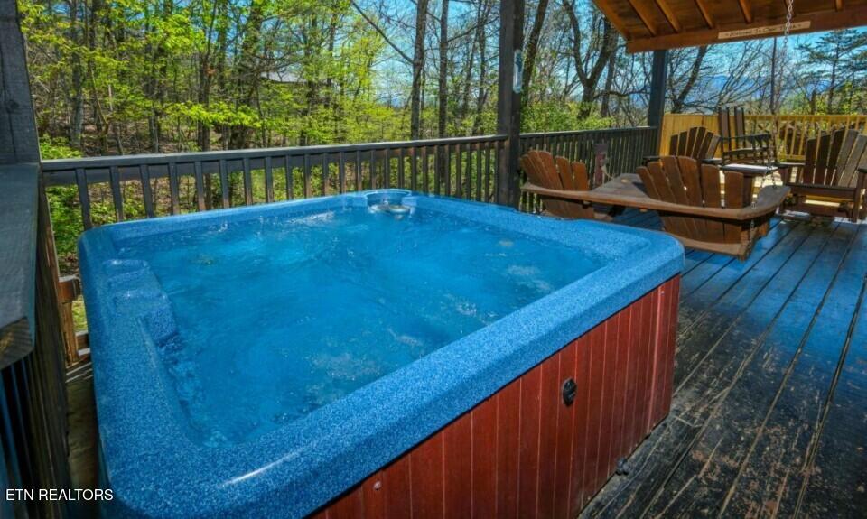 623 Iron Mountain Road Pigeon Forge, TN 37863 - Photo 45 of 45 pigeon-forge-cabin-rocky-top-exterior-01