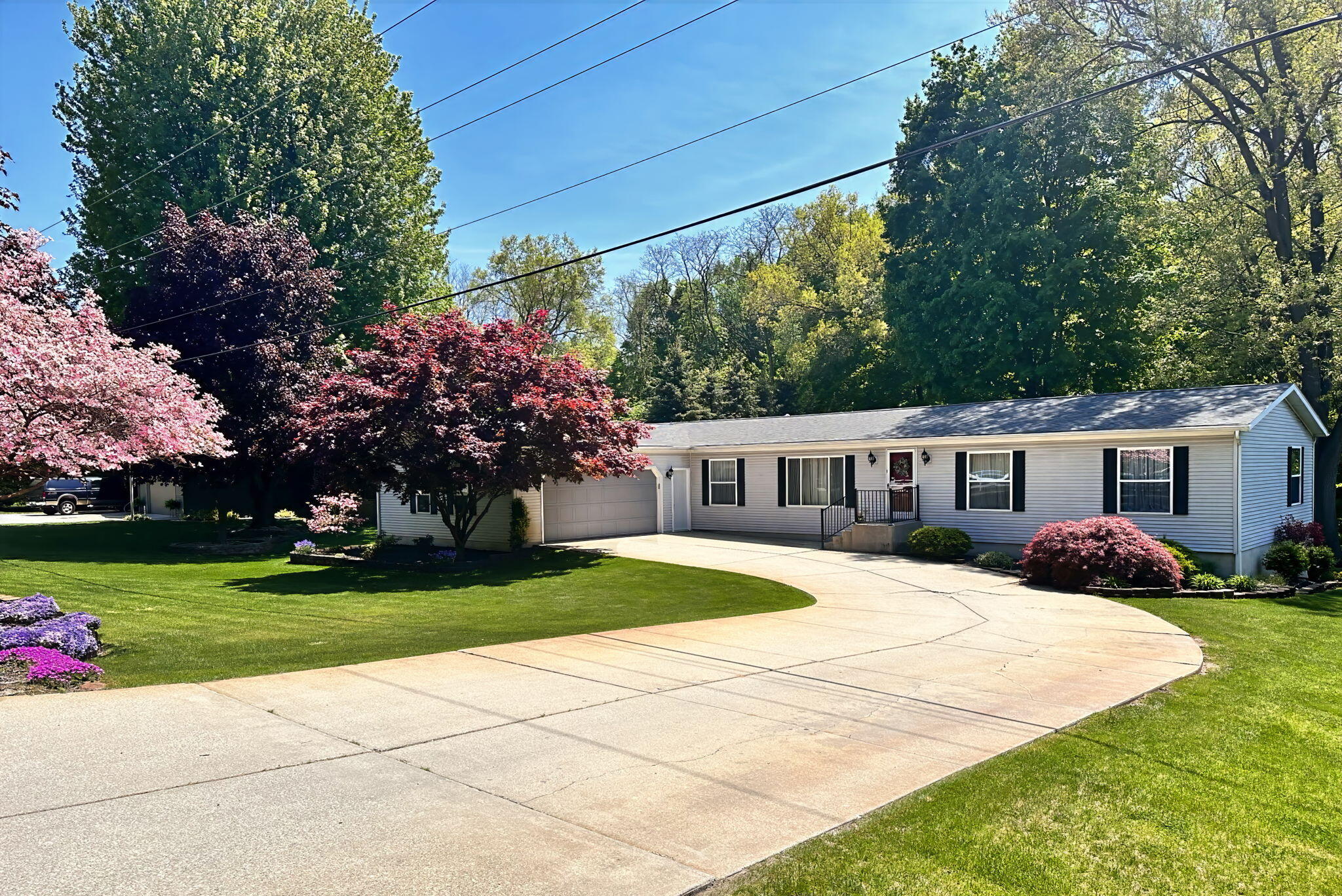 4678 West Schultz Road La Porte, IN 46350 - Photo 2 of 26 a front view of house with yard and green space