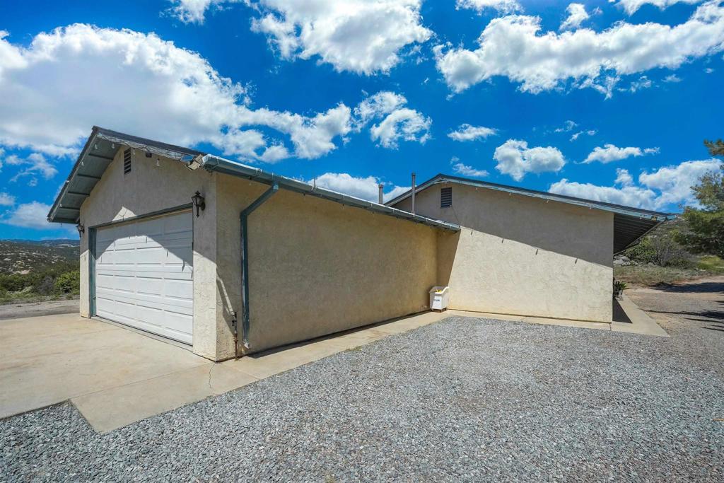 27820 Golden Eagle Road Ramona, CA 92065 - Photo 6 of 32