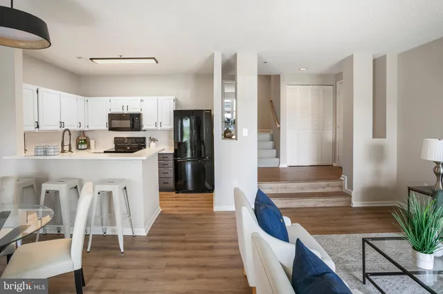 $499,900 | 247 South Pickett Street, Unit 301, Alexandria, VA 22304