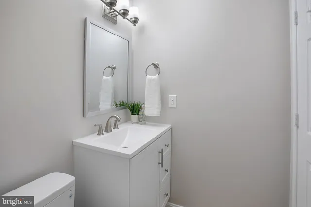 $499,900 | 247 South Pickett Street, Unit 301, Alexandria, VA 22304