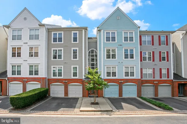 $499,900 | 247 South Pickett Street, Unit 301, Alexandria, VA 22304