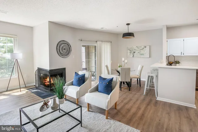 $499,900 | 247 South Pickett Street, Unit 301, Alexandria, VA 22304