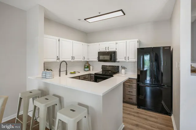 $499,900 | 247 South Pickett Street, Unit 301, Alexandria, VA 22304