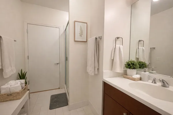 $4,300 | 565 West Quincy Street, Unit 1709, Chicago, IL 60661