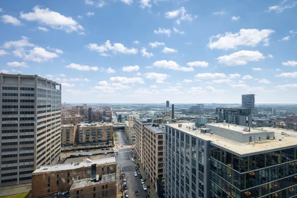 $4,300 | 565 West Quincy Street, Unit 1709, Chicago, IL 60661