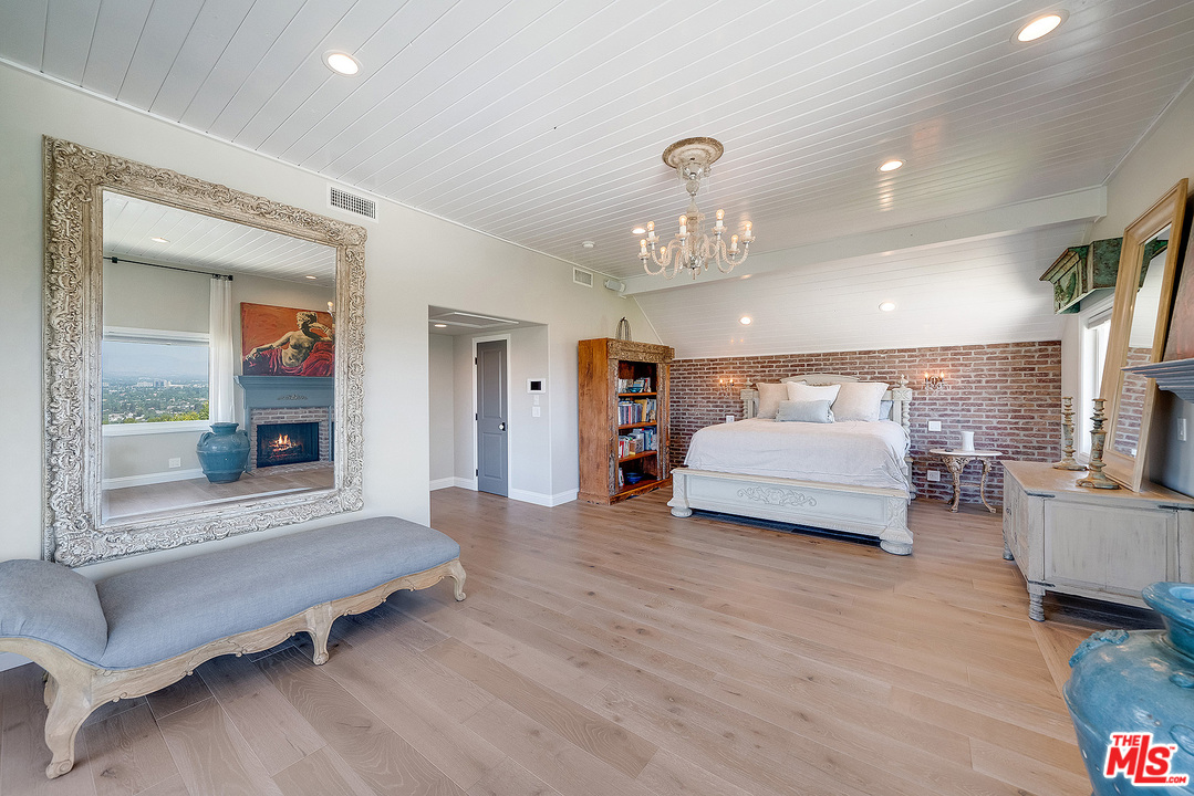 4070 Cody Road Sherman Oaks, CA 91403 - Photo 17 of 53