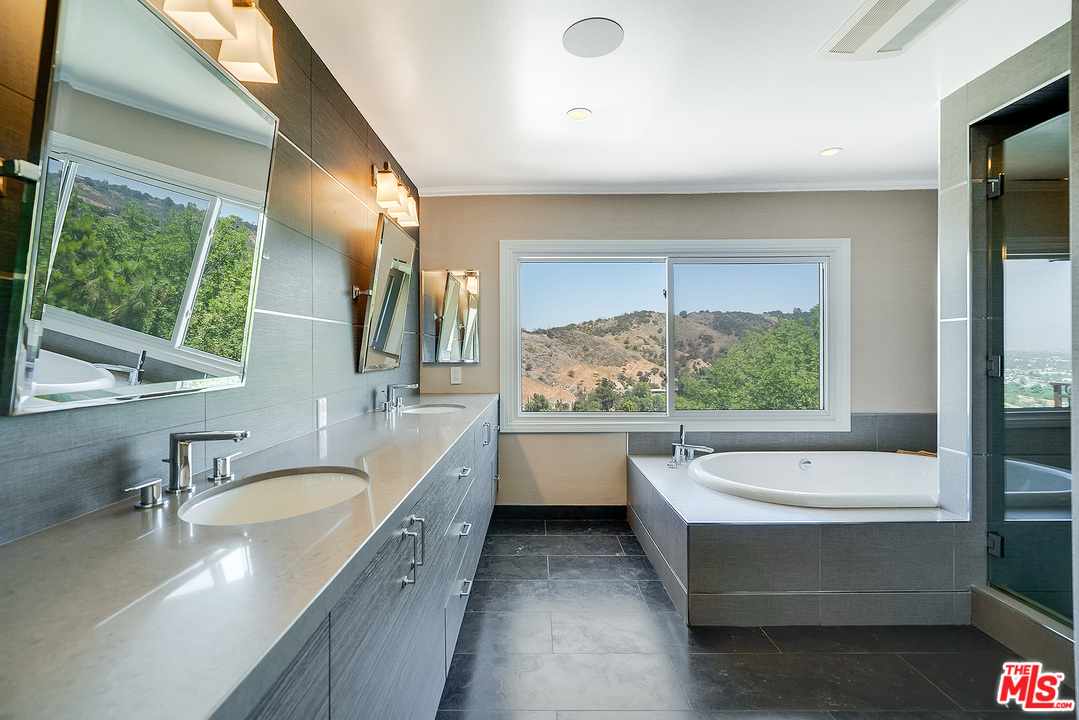 4070 Cody Road Sherman Oaks, CA 91403 - Photo 19 of 53