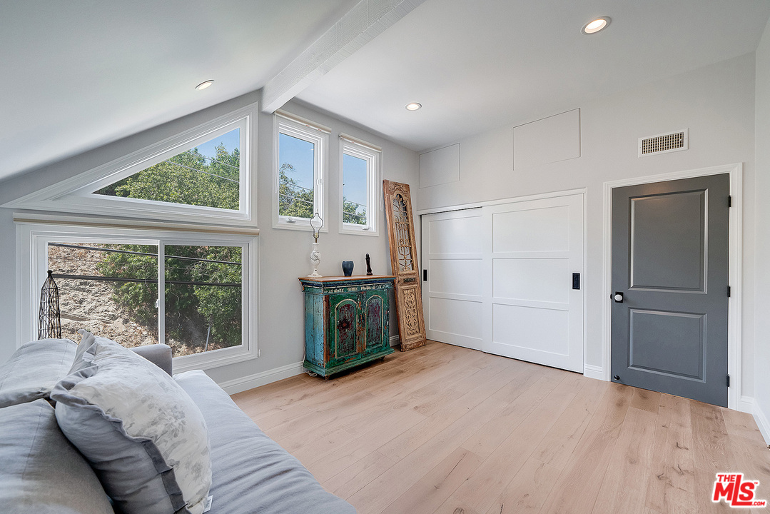 4070 Cody Road Sherman Oaks, CA 91403 - Photo 26 of 53