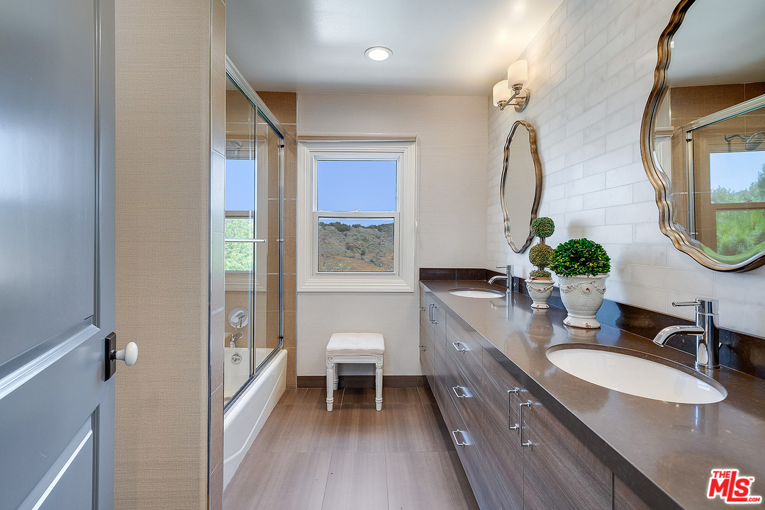 4070 Cody Road Sherman Oaks, CA 91403 - Photo 29 of 53