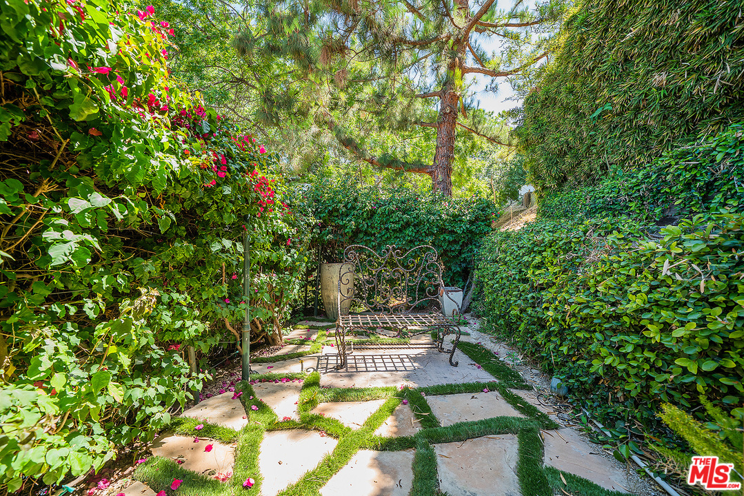 4070 Cody Road Sherman Oaks, CA 91403 - Photo 39 of 53