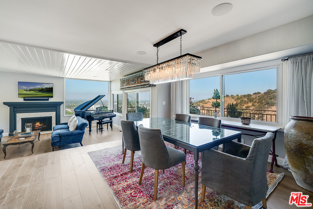 4070 Cody Road Sherman Oaks, CA 91403 - Photo 5 of 53