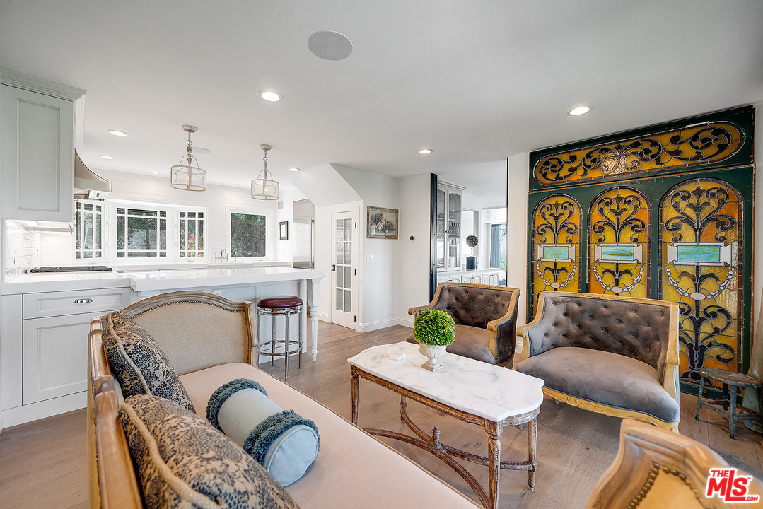 4070 Cody Road Sherman Oaks, CA 91403 - Photo 8 of 53