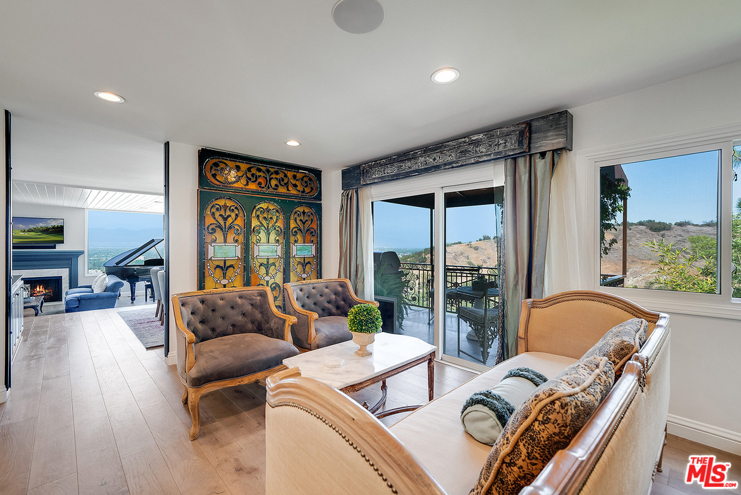 4070 Cody Road Sherman Oaks, CA 91403 - Photo 9 of 53